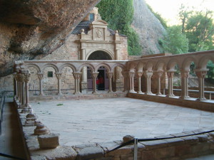 Claustro_del_Monasterio_de_San_Juan_de_la_Penna